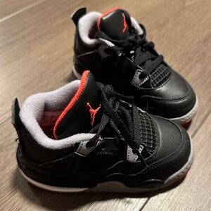 Air Jordan Retro 4